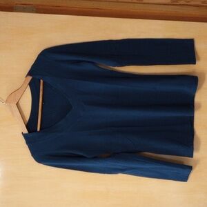 Classic Navy Blue V-Neck Long Sleeve Top